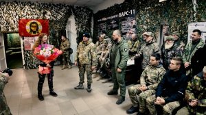 Актриса Анна Артамонова приехала с концертом к бойцам отряда БАРС-11