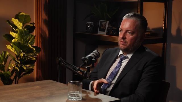 Секреты бизнеса ГК «Элемент» | А. Линецкий и О. Хазов смотреть онлайн
