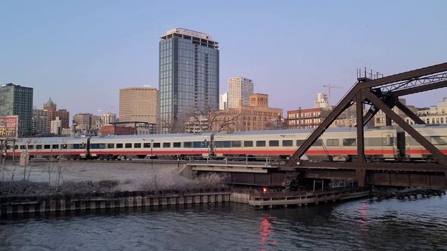 New Ph IV Heritage Unit P42 164 Leads Southbound Hiawatha - 4K 60FPS смотреть онлайн
