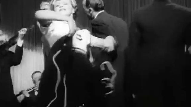 "Одесситка" ("Мама, мама, что мы будем делать?") смотреть онлайн