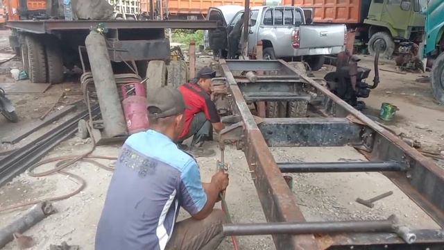 dabel sasis tahap 5 canter 136.di bengkel ananta jln kubang raya km 4 Pekanbaru смотреть онлайн