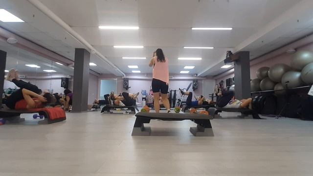 ГРУППОВАЯ ТРЕНИРОВКА ABS \ УПРАЖНЕНИЯ НА СПИНУ \ УПРАЖНЕНИЯ НА ПРЕСС \ РАСТЯЖКА смотреть онлайн