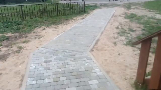 Прогулка на площадке у магазина "Универмаг" Новые пешеходные дорожки. г.Луза. Июль 2021 г. смотреть онлайн