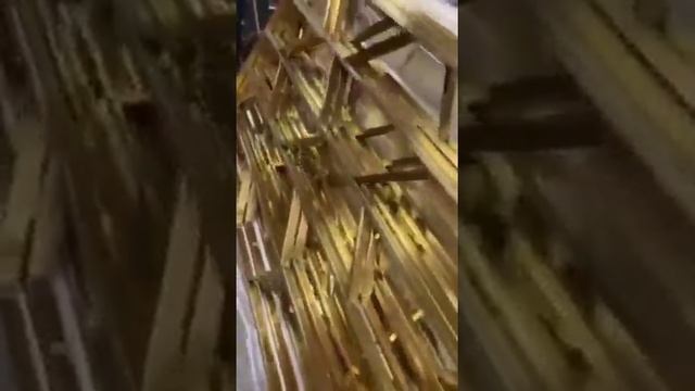 пример нанесения нитрида титана на межкомнатные перегородки из шлифованной нержавеющей стали смотреть онлайн