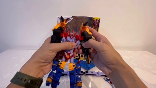 Tobot Mini Master V King Titan #youngtoys #unboxing #korea #singapore #toyreviews