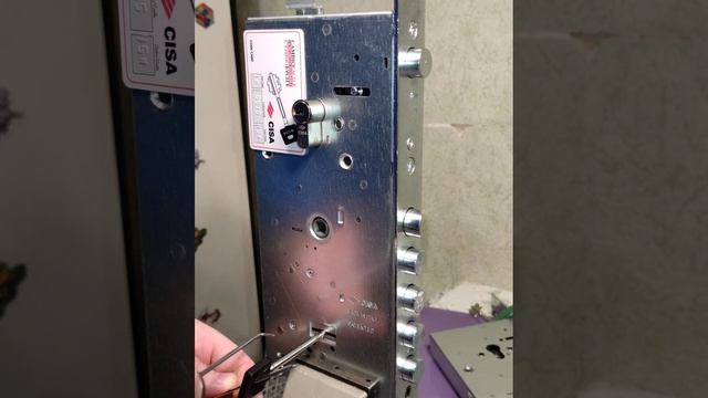 Opening a lock Cisa 57.986 and Cisa Asix p8. Вскрытие двух замков Cisa (4 класс) смотреть онлайн