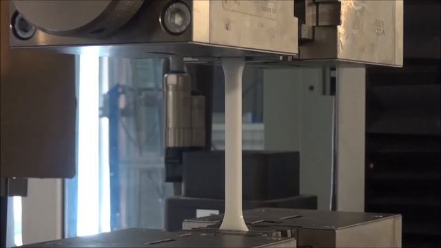 Растяжение плоского образца пластика. Лаборатория кафедры РК-5 МГТУ им. Н.Э. Баумана смотреть онлайн