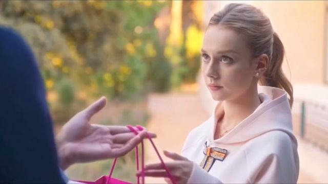 Carla (Élite) - Djadja смотреть онлайн