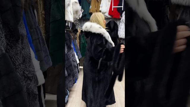 Черное кимоно в роспуске с рысью смотреть онлайн