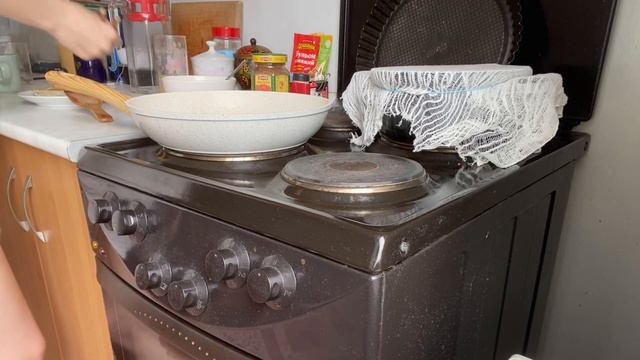 Дождливый день.Приготовление завтрака. Изучение английского языка. Первое видео на канале.✨ смотреть онлайн