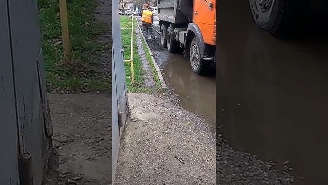 Ложим асфальт в лужи! Одесса смотреть онлайн