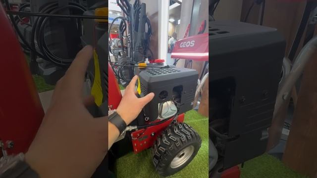 Профессиональная снегоуборочная машина для Сибири GEOS смотреть онлайн