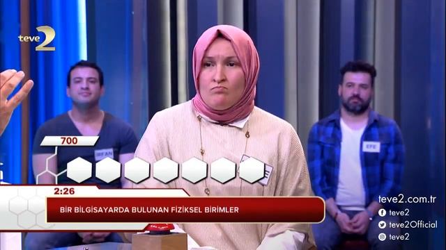 Kelime Oyunu : Öyle bir eğlence mekanı ki, buraya düşülüyor ! смотреть онлайн