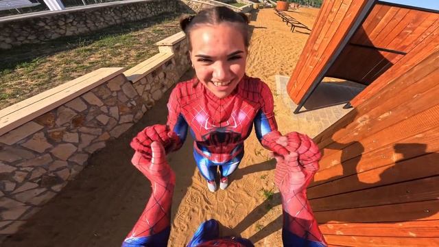 CRAZY SPIDER-GIRL IN LOVE WANTS TO BE SPIDER-MAN'S GIRLFRIEND (Love Story Funny ParkourPOV) смотреть онлайн