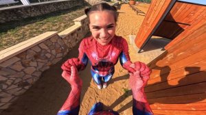 CRAZY SPIDER-GIRL IN LOVE WANTS TO BE SPIDER-MAN'S GIRLFRIEND (Love Story Funny ParkourPOV)