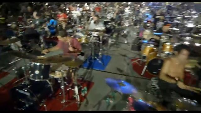 Тысяча музыкантов одновременно исполнила хит Nirvana.