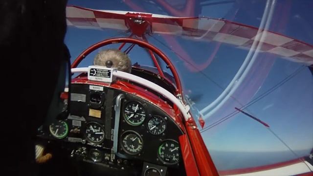 Backseat aerobatics Pitts S2b смотреть онлайн