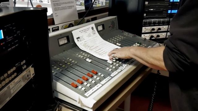 Cette semaine, je deviens... ANIMATEUR RADIO 666 (Caen 99.1Mhz) смотреть онлайн