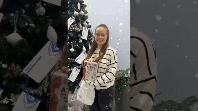 ПОПРОСИЛА У ДЕДА МОРОЗА МЕДИЦИНСКУЮ КНИГУ