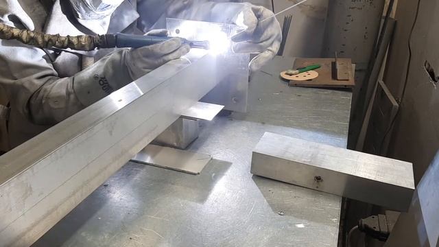 Аргоново Заваряване на Алуминиеви Детайли с Различна Дебелина смотреть онлайн