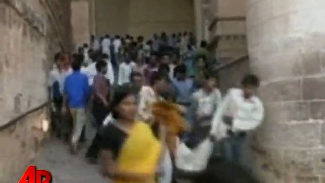 Hundreds Dead After Stampede at India Temple смотреть онлайн