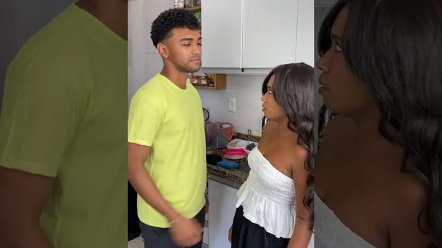 Le mari de ma patronne me baise souvent dans la cuisine смотреть онлайн