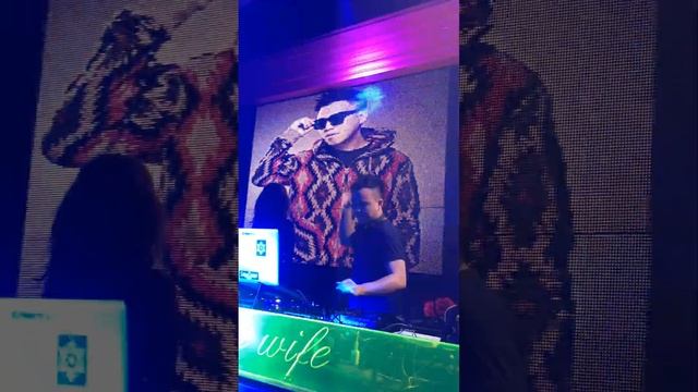 Electrolyte DJ lucky f live in RICHBABY club Guangzhou （19/06） смотреть онлайн