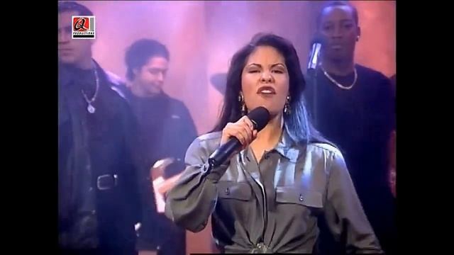 Selena - Si Una Vez (Feat. Wisin, Play N Skillz)