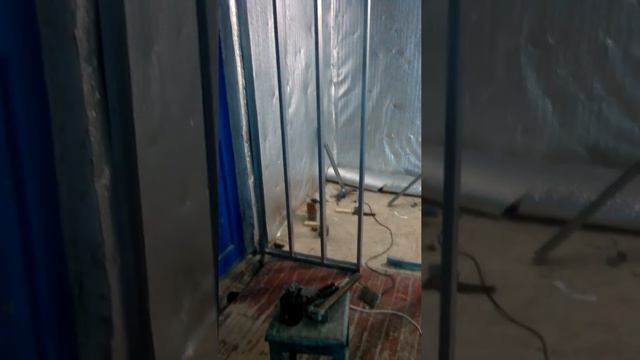 Каркас из профилей цд под гипсокартона стену 1