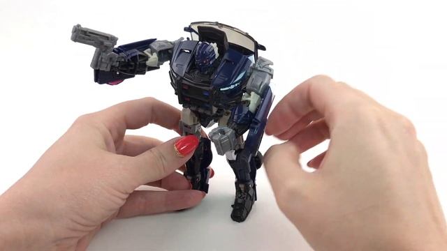 Трансформеры Баррикейд в кинетическом песке Transformers Barricade in kinetic sand смотреть онлайн