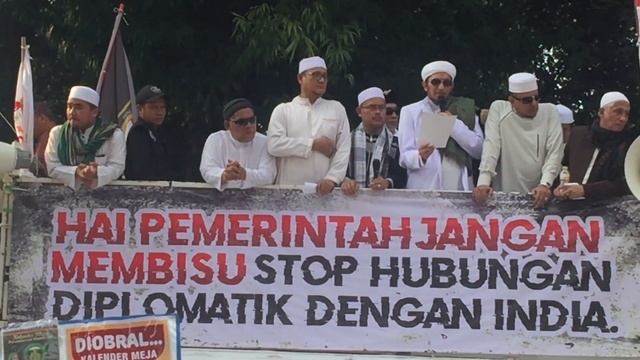 Detik-Detik Bendera..... Dibakar Massa Aksi Solidaritas untuk Muslim India смотреть онлайн