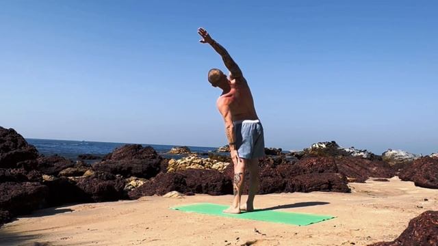 Универсальная простая разминка всего тела перед занятием хатха йогой или любой другой активностью