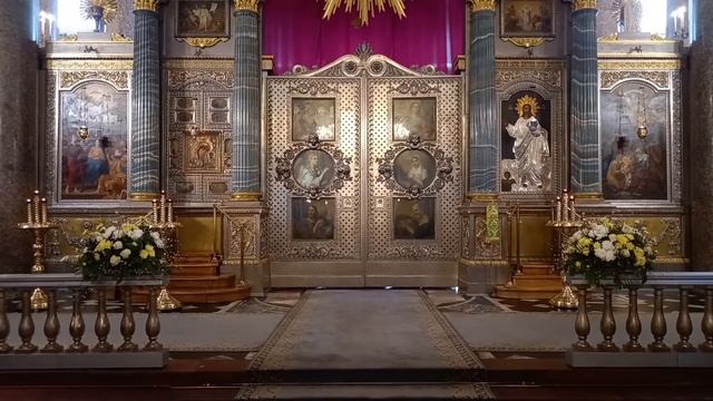 Божественная литургия в праздник Входа Господня в Иерусалим смотреть онлайн