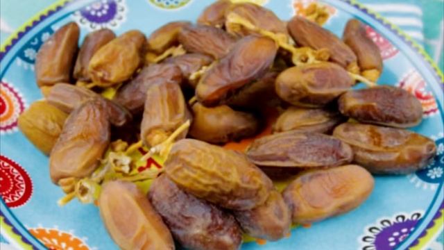 Всего ТРИ ФИНИКА в день запустят необратимые процессы в вашем организме! ФИНИКИ ПОЛЬЗА И ВРЕД??? смотреть онлайн