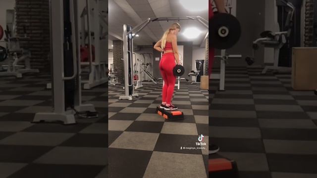 Упражнения на ягодичные мышцы