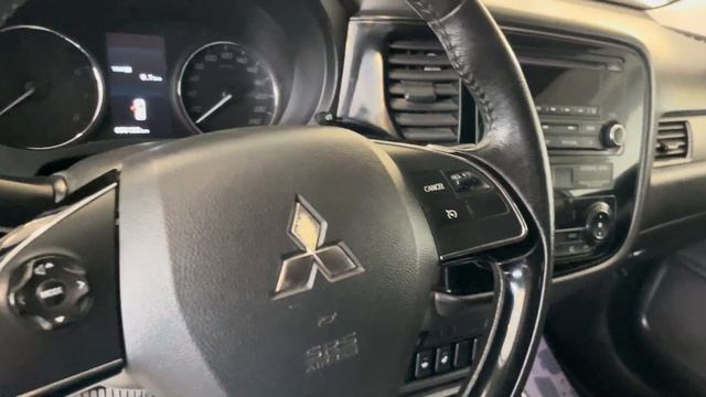 Mitsubishi Outlander, 2018 год смотреть онлайн