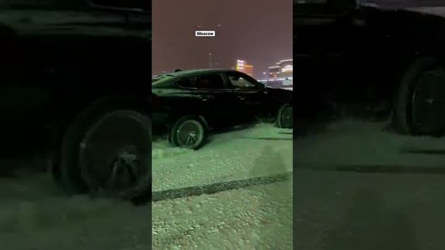 БМВ наваливает боком. смотреть онлайн
