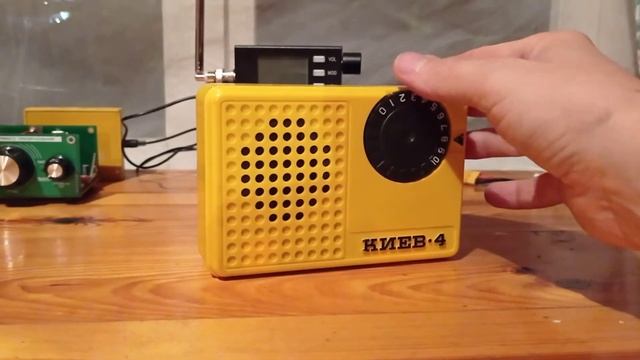 Радиоприемник прямого усиления "Киев-4" смотреть онлайн