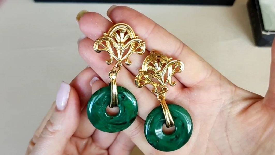 24.1 Распаковка лота AVON, воровство украшений из посылки и приятная находка NINA RICCI смотреть онлайн