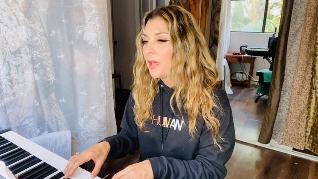 Selena Gomez MY MIND & ME COVER смотреть онлайн
