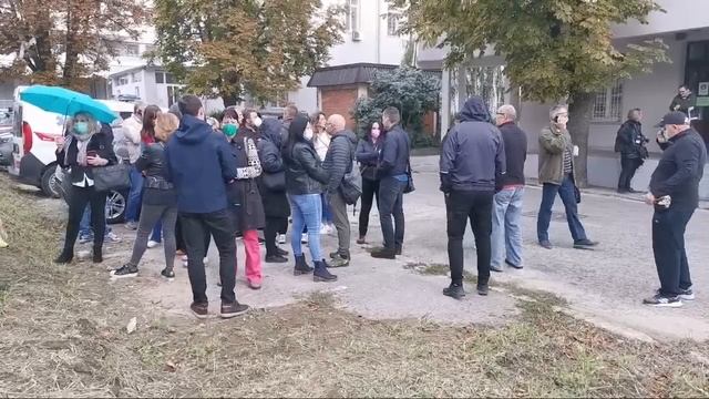 UŽIVO: ŠTRAJK LEKARA, TRAŽE HITNU SMENU DIREKTORKE смотреть онлайн