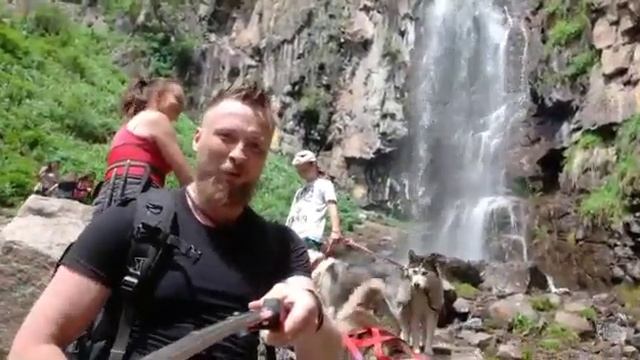 Здесь мы дошли до водопада. смотреть онлайн