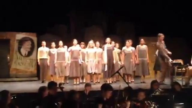 Thoroughly Modern Millie (Sam is the tap dancer on the right) смотреть онлайн