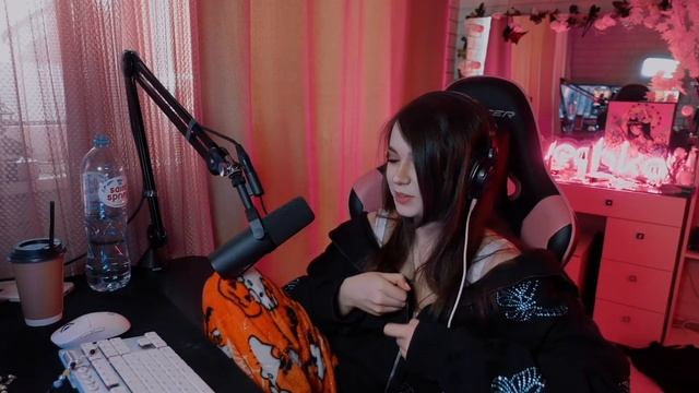 ЮЕЧКА ПРОКОЛОЛА SOSКИ смотреть онлайн
