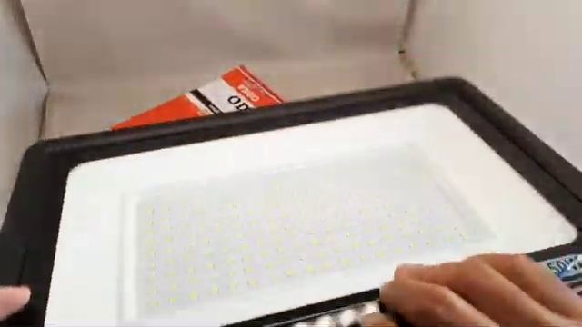 LED Flood Light GW-1099 150 Watt IP66 White Color смотреть онлайн
