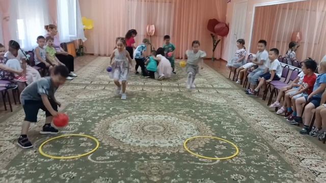 "Түрлі-түсті доптар" спорттық ойын сауық смотреть онлайн