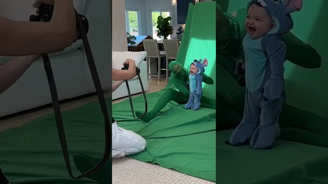 My Baby and Dog Recreate LILO AND STICH!! смотреть онлайн