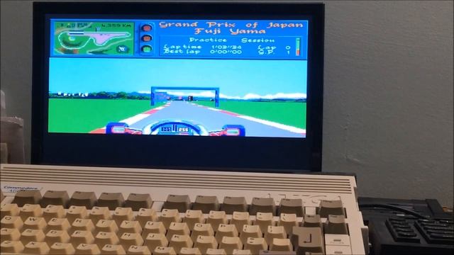 Vroom - Grand Prix Game Comparison: Amiga vs QL (#AMayGA) смотреть онлайн