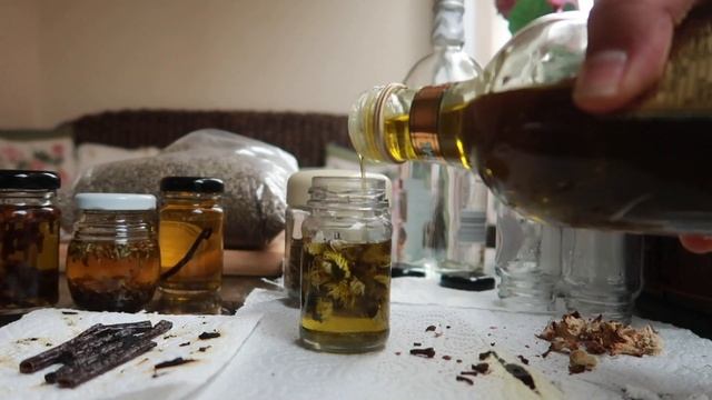 Evde Aromatik Kokulu Lavanta, Vanilya, Zencefil, Papatya, Biberiye, Karanfil Yağ Yapımı (1-3 TL' ye смотреть онлайн