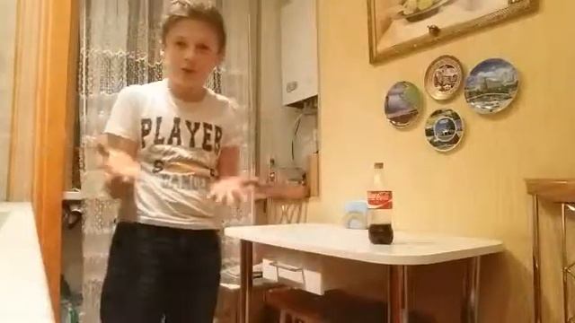 Бутылка воды челендж🍶🍼☺ смотреть онлайн